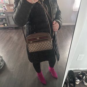 Authentic Gucci crossbody